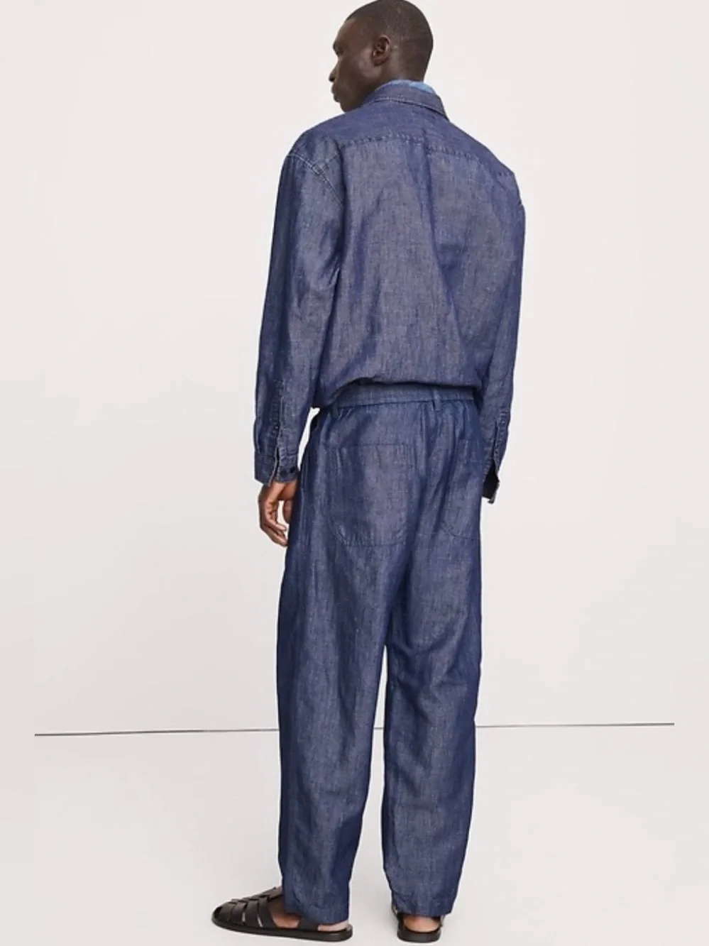 NWT-Banana Republic Men’s Loose Chambray Pleated Pull On Pant, Medium